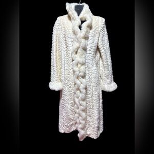 Fabulous Furs XS Elegant off White Faux Fur Coat ruffled fur x small